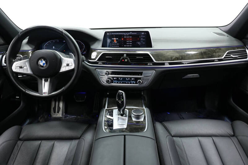 2021 BMW 7 Series 740i