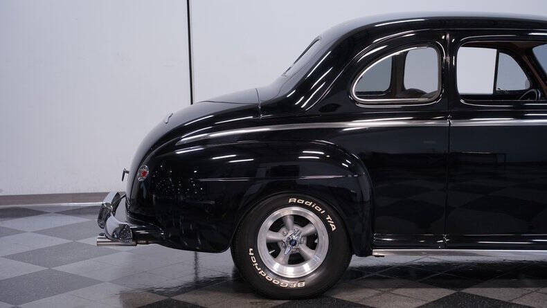 1947 Ford Deluxe