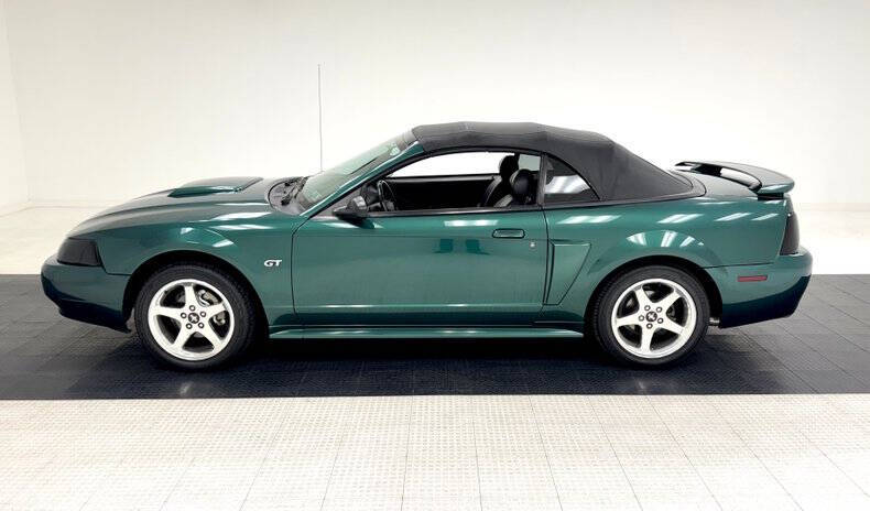 2003 Ford Mustang