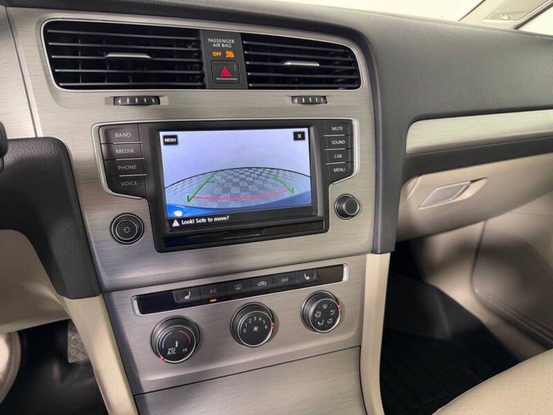2017 Volkswagen Golf TSI SE