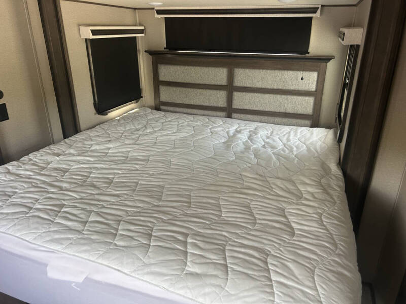 2022 Grand Design RV Solitude 38ft