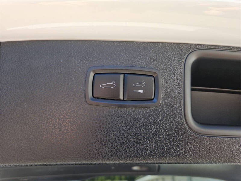 2023 Porsche Macan S