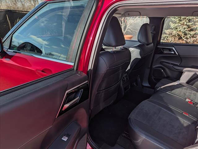 2024 Mitsubishi Outlander SE