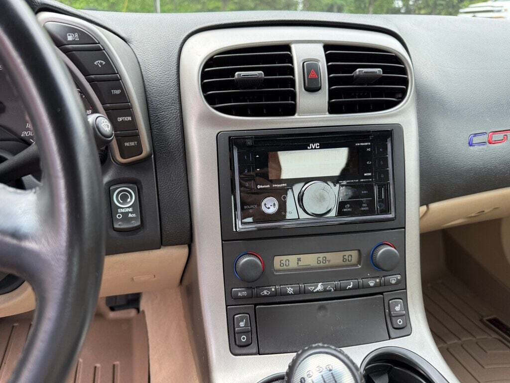 2005 Chevrolet Corvette 32