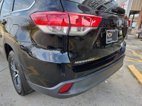 2017 Toyota Highlander LE