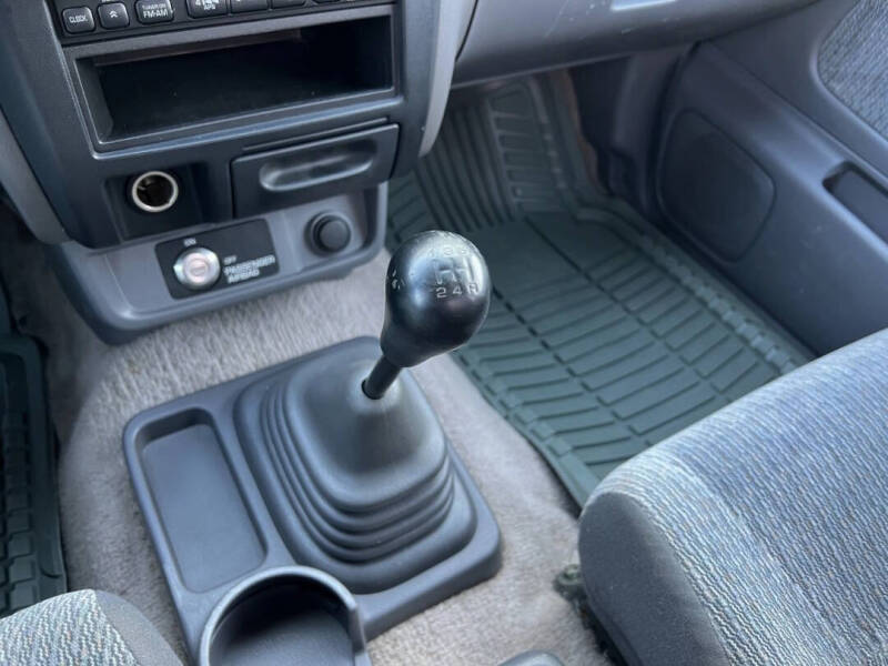 1998 Nissan Frontier XE