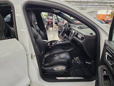 2016 Porsche Macan S