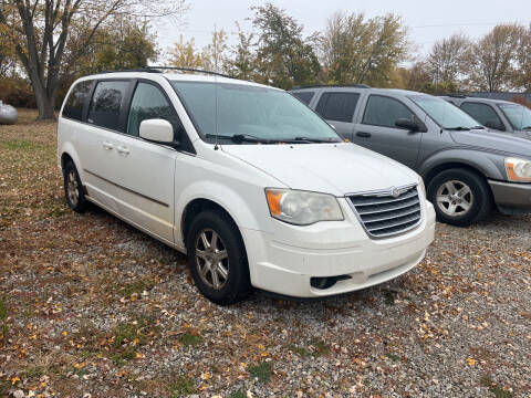 2009 Chrysler Town and Country for sale at HEDGES USED CARS in Carleton MI