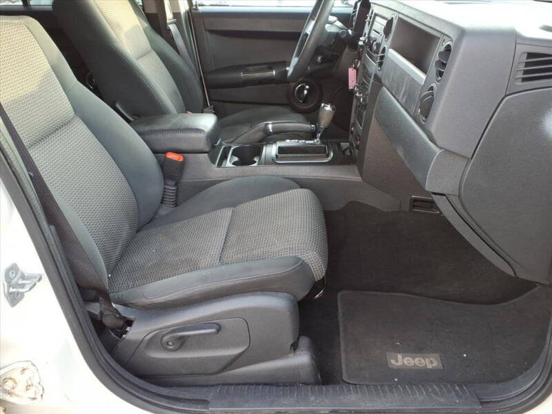 2010 Jeep Commander Sport