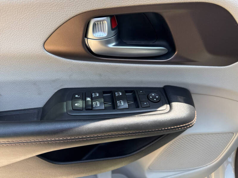 2017 Chrysler Pacifica Touring-L Plus