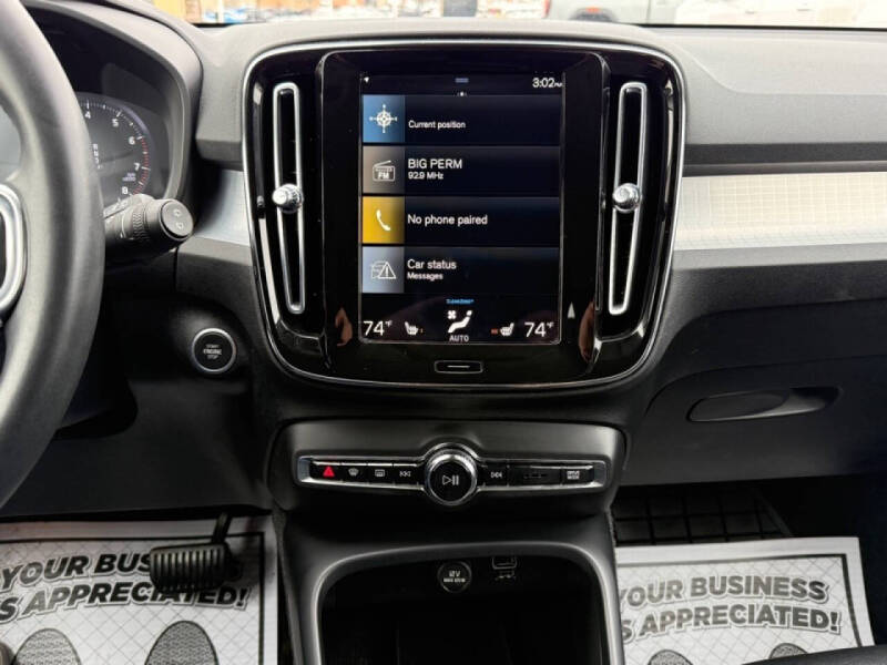 2022 Volvo XC40 T5 Momentum