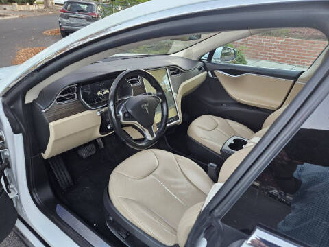 2015 Tesla Model S 85