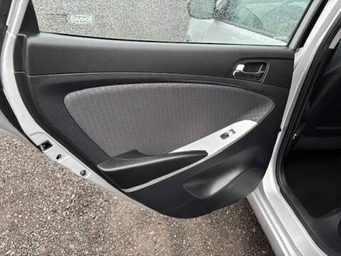 2012 Hyundai Accent SE