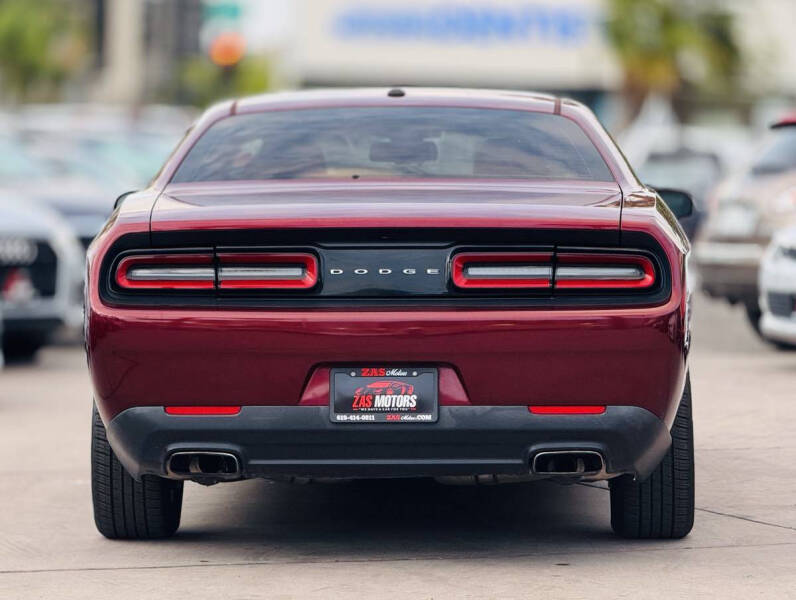 2017 Dodge Challenger SXT