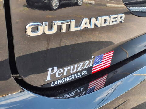 2024 Mitsubishi Outlander ES