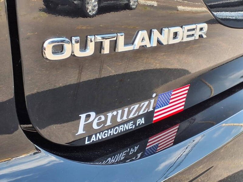 2024 Mitsubishi Outlander ES