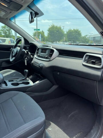2017 Kia Sorento LX