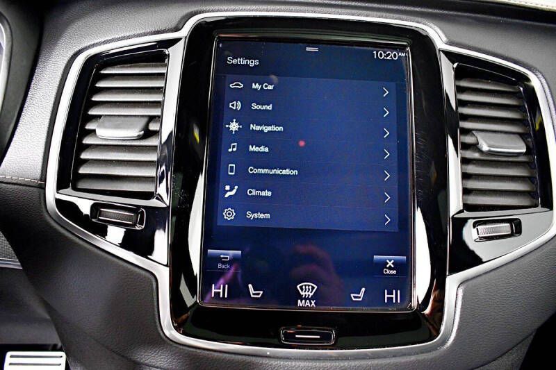 2022 Volvo XC90 Recharge T8 R-Design