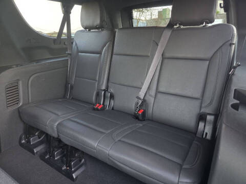 2023 Chevrolet Suburban LT