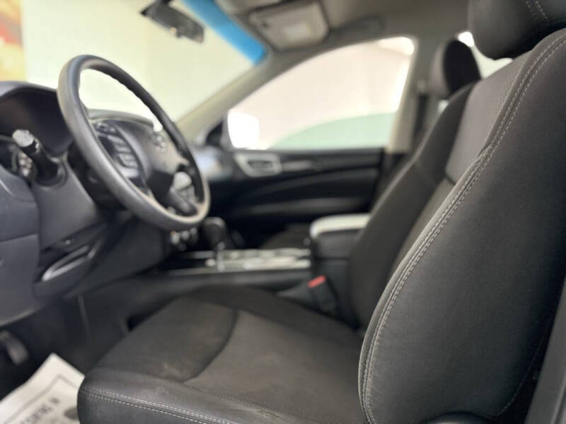 2020 Nissan Pathfinder S