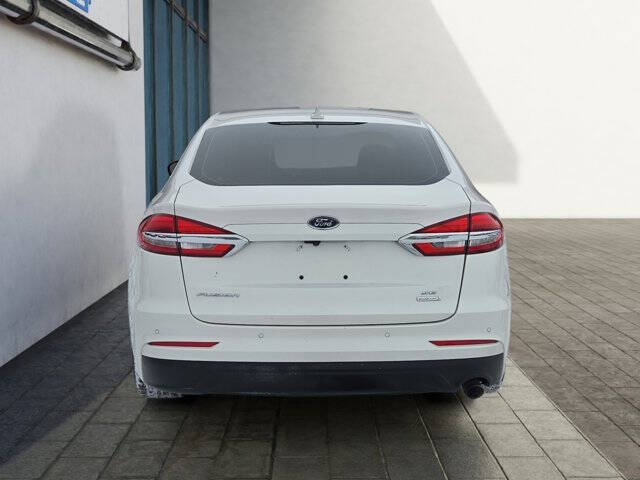 2020 Ford Fusion SE