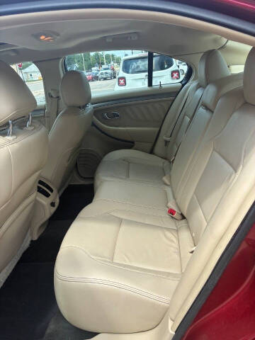 2015 Ford Taurus SEL