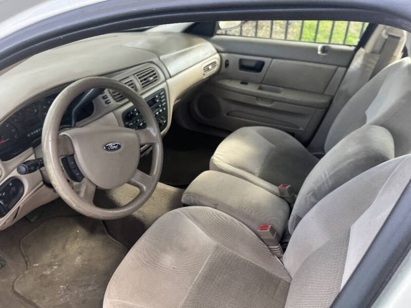 2006 Ford Taurus SE