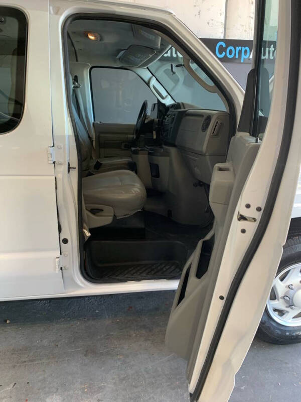 2013 Ford E-Series E-350 SD XLT