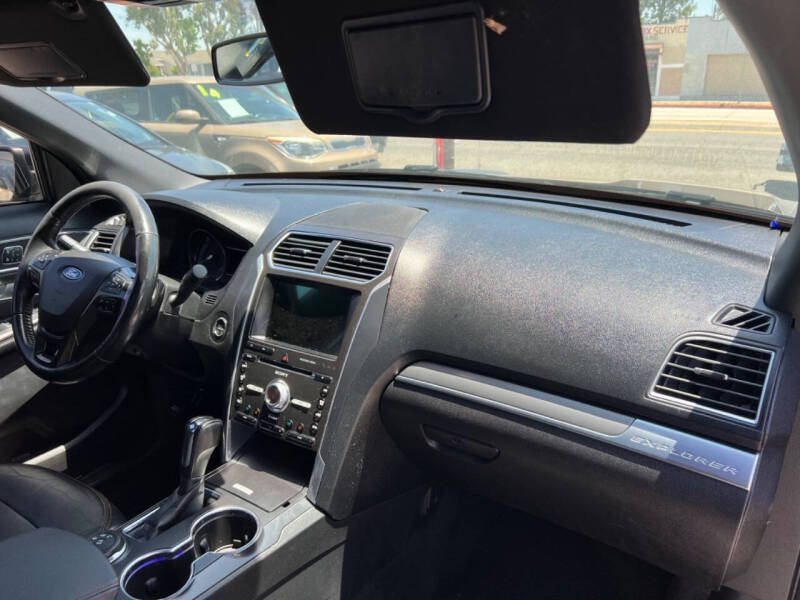 2017 Ford Explorer Sport