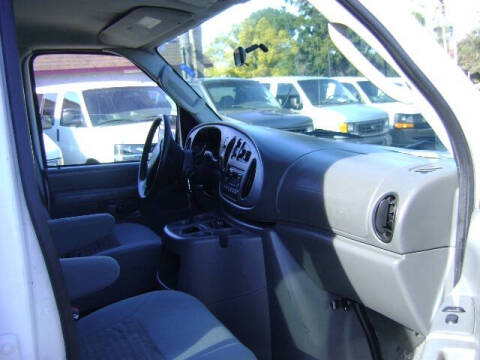 2005 Ford E-Series E-350 SD XLT