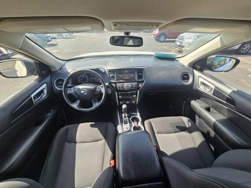 2020 Nissan Pathfinder SV