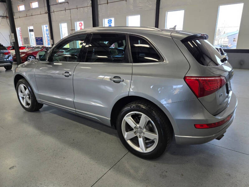 2011 Audi Q5 2.0T quattro Premium Plus