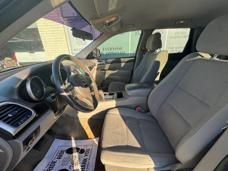 2012 Jeep Grand Cherokee Laredo