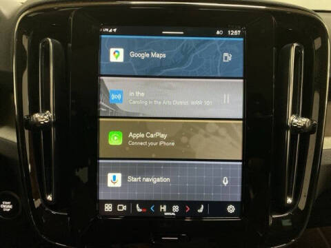 2025 Volvo XC40 B5 Plus Dark Theme