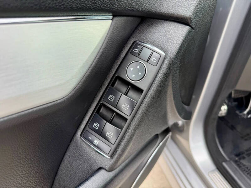 2009 Mercedes-Benz C-Class C 300 Sport