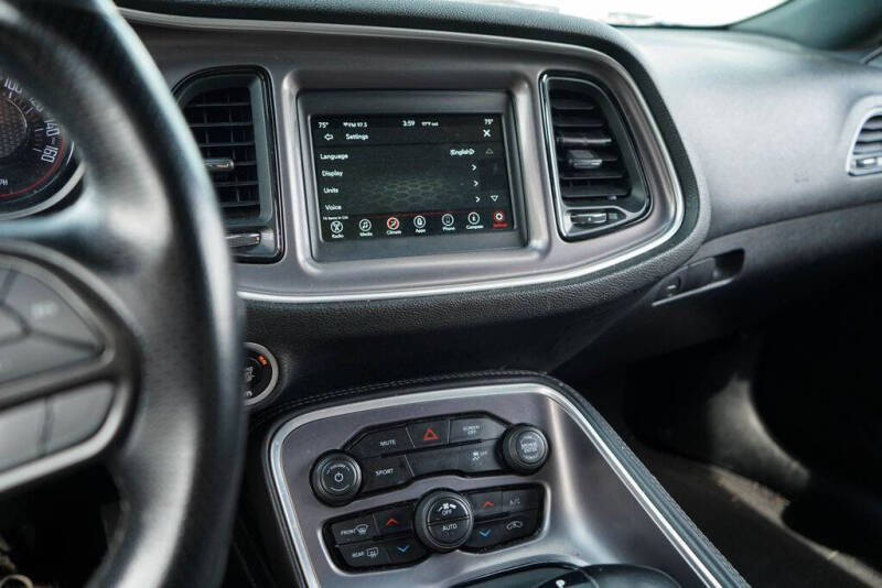 2022 Dodge Challenger SXT