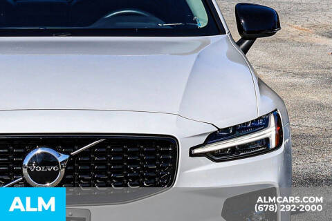 2024 Volvo S60 B5 Core Dark Theme