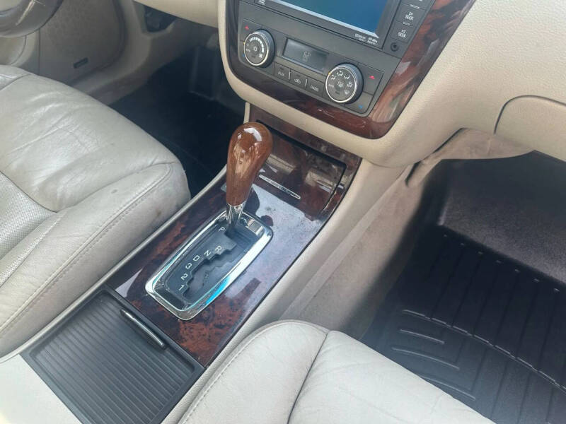 2011 Cadillac DTS Premium Collection