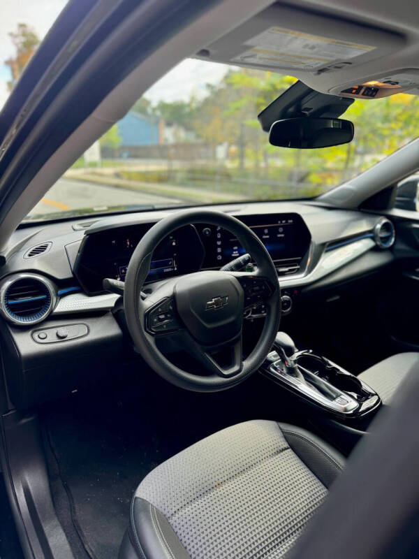 2025 Chevrolet Trax LT