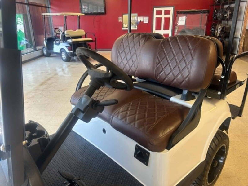 2020 E-Z-GO RXV ELiTE