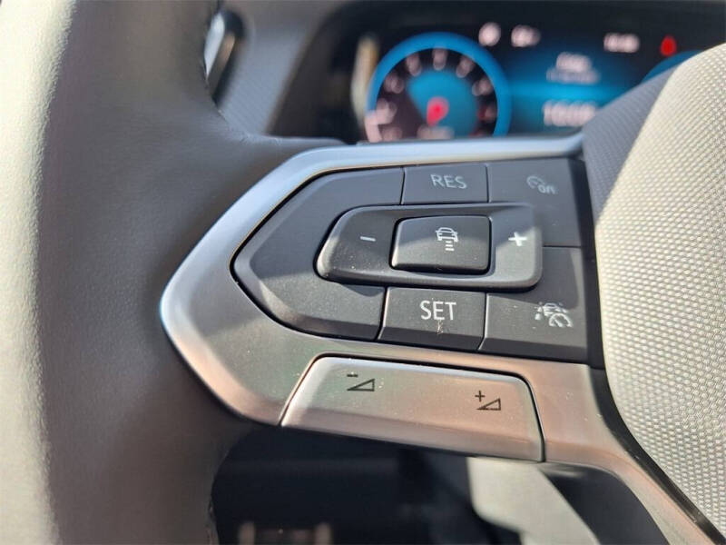 2026 Volkswagen Atlas Cross Sport SEL Premium R-Line 4Motion