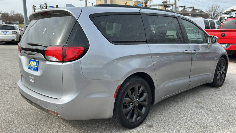 2019 Chrysler Pacifica Touring Plus