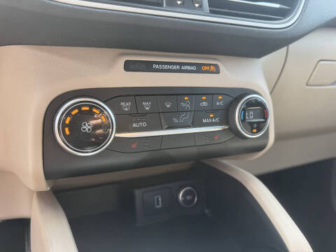 2020 Ford Escape SE