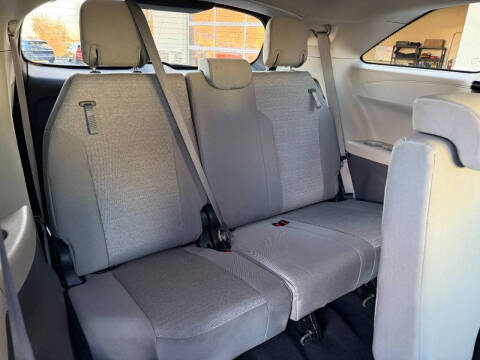 2024 Toyota Sienna LE 8-Passenger