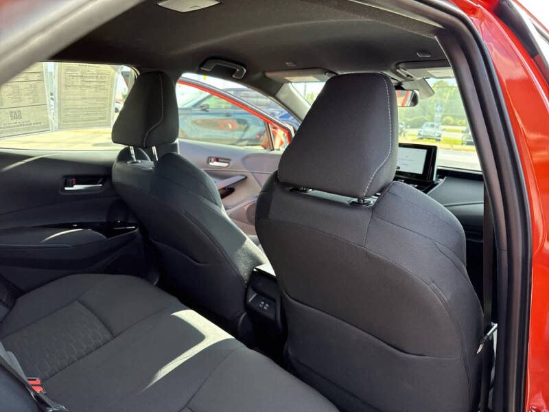 2025 Toyota Corolla Hatchback SE