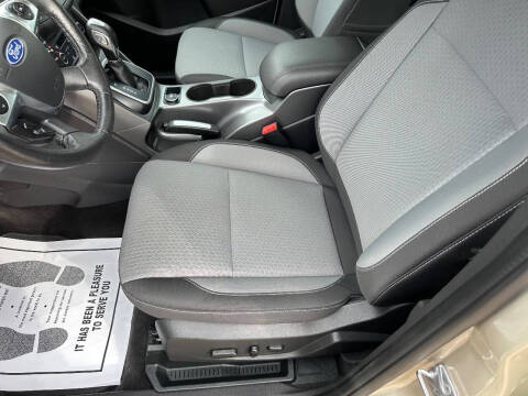 2017 Ford C-MAX Hybrid SE