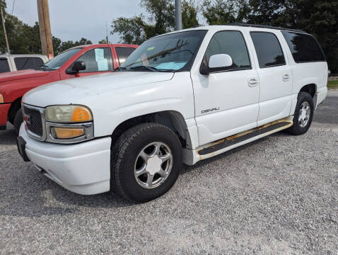 2003 GMC Yukon XL for sale at AUTO PROS SALES AND SERVICE in Belleville IL