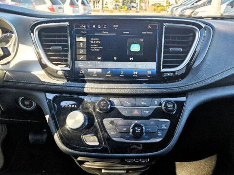 2024 Chrysler Pacifica Touring