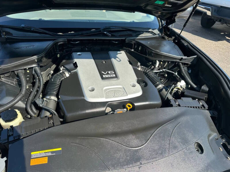 2013 Infiniti M37