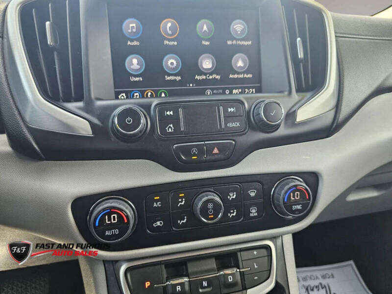 2023 GMC Terrain SLT